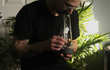Glass Bubblers vs Bongs : What’s the Difference?