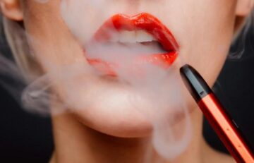 What You Should Know About Vaping and Oral Care