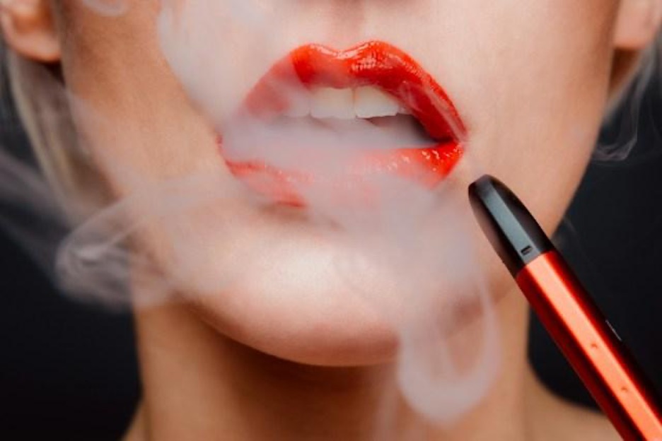 What You Should Know About Vaping and Oral Care